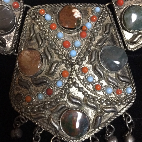 Metallic and stone necklace from Kenya - Picture 2 of 8